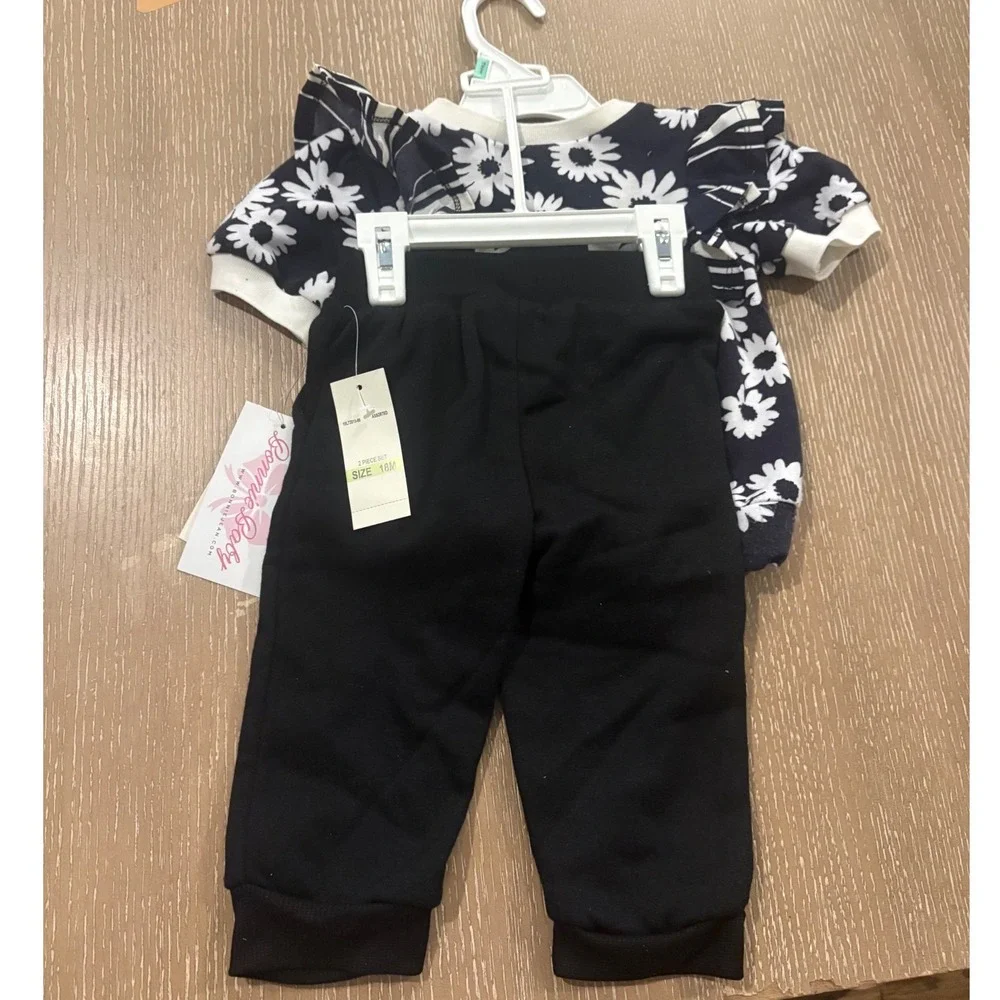 Carters and Bonnie Baby 18M‎ Girls Outfit Bundle Daisy Joggers and Bunny Dress